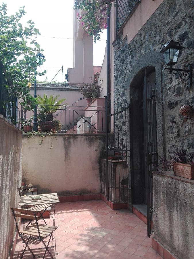 Bouganville Catánia Buitenkant foto