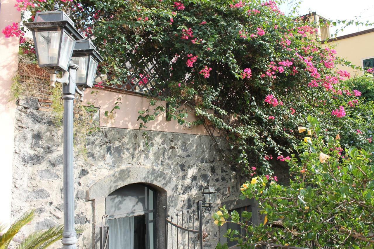 Bouganville Catánia Buitenkant foto